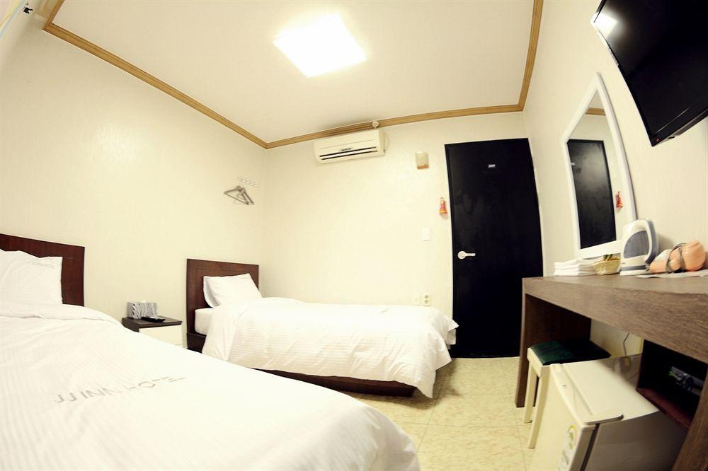 Jj Inn Busan Bagian luar foto