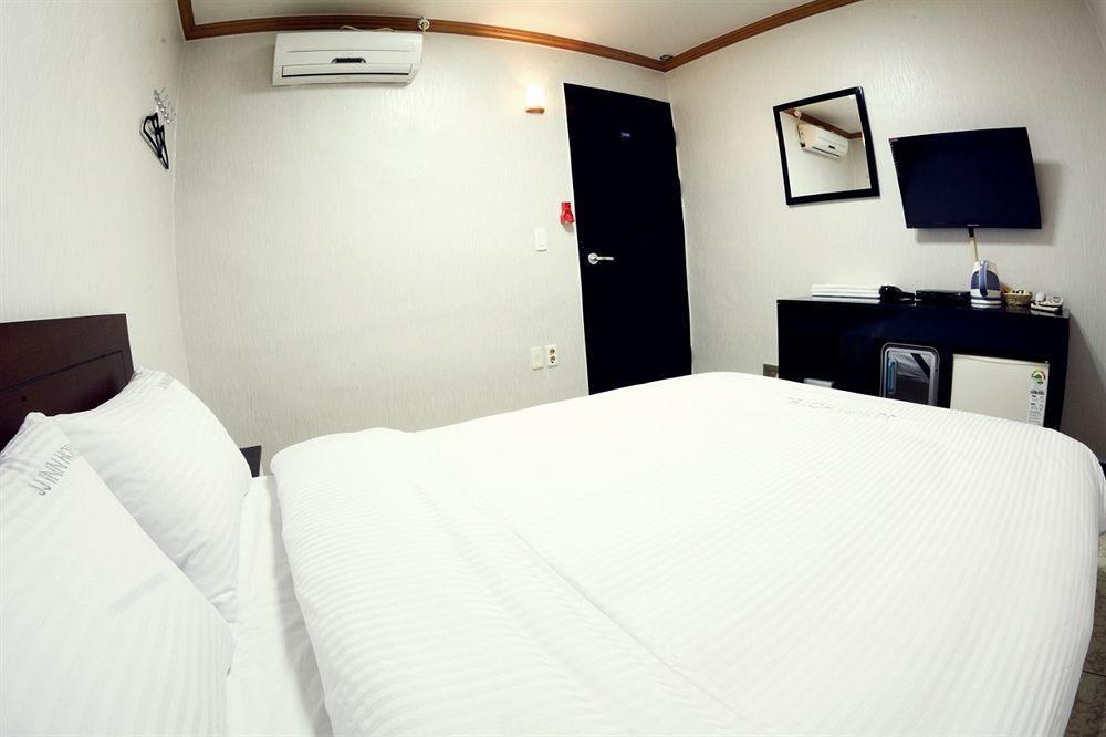Jj Inn Busan Bagian luar foto