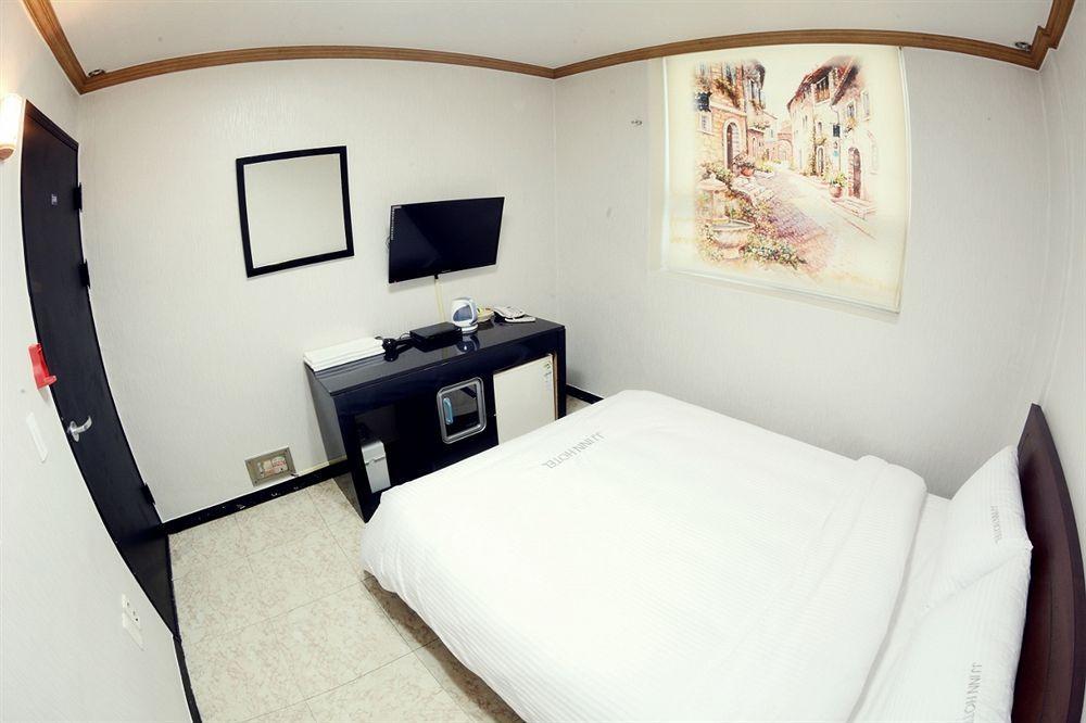Jj Inn Busan Bagian luar foto