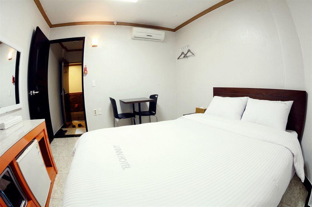 Jj Inn Busan Bagian luar foto
